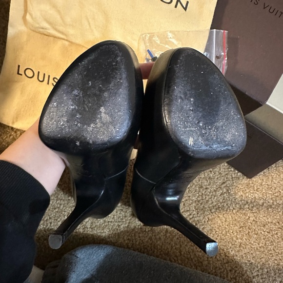 Louis Vuitton heels authentic - Picture 6 of 14